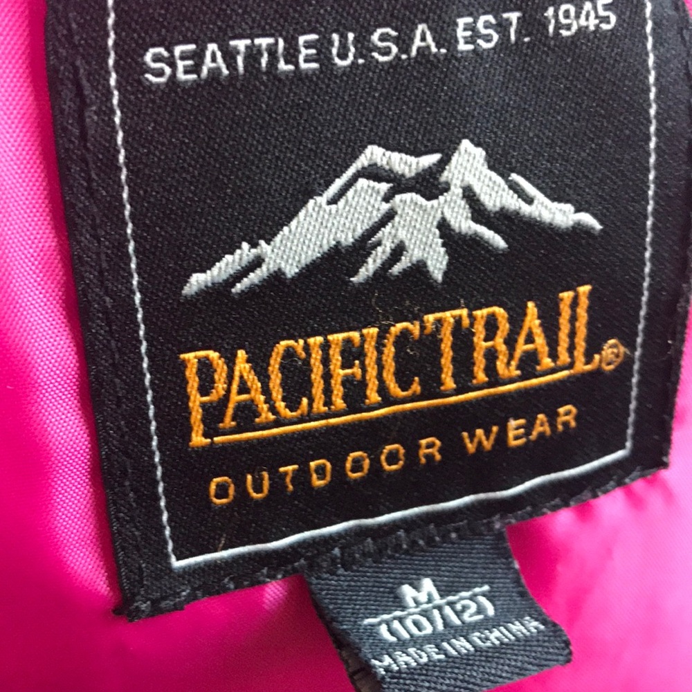 A pink jacket - Picture 8 of 9